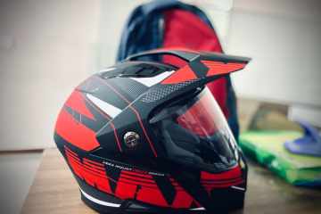 Choosing a motorcycle helmet